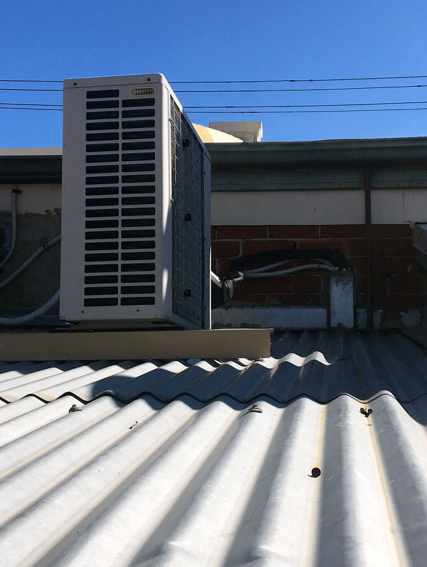 HVAC technician performing an emergency furnace repair in Chicago